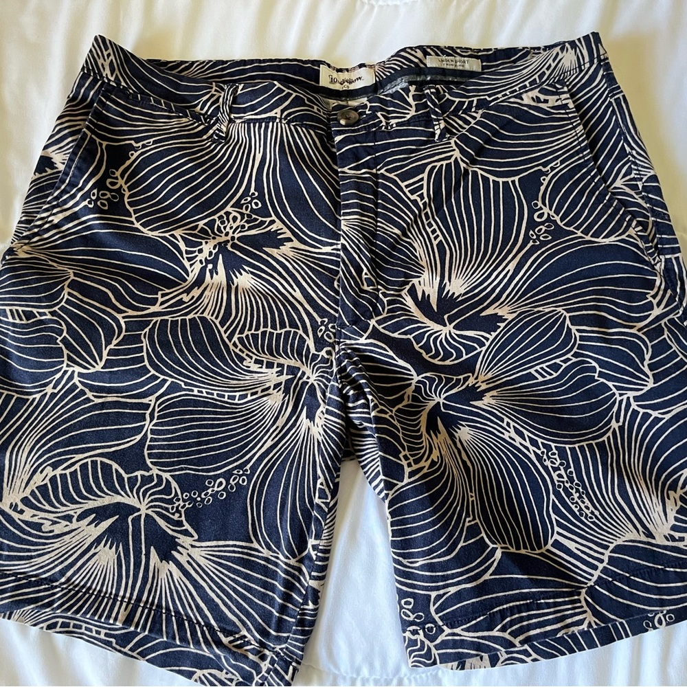 GoodFellow & Co Men’s Navy Shorts, Size 36 With Pockets And Belt Loop